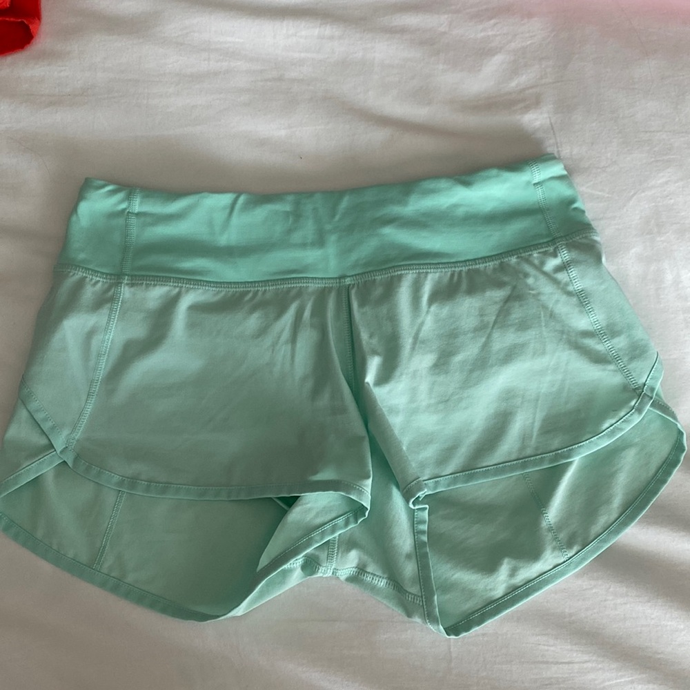 Lululemon Toothpaste Speed Up shorts 2.5”